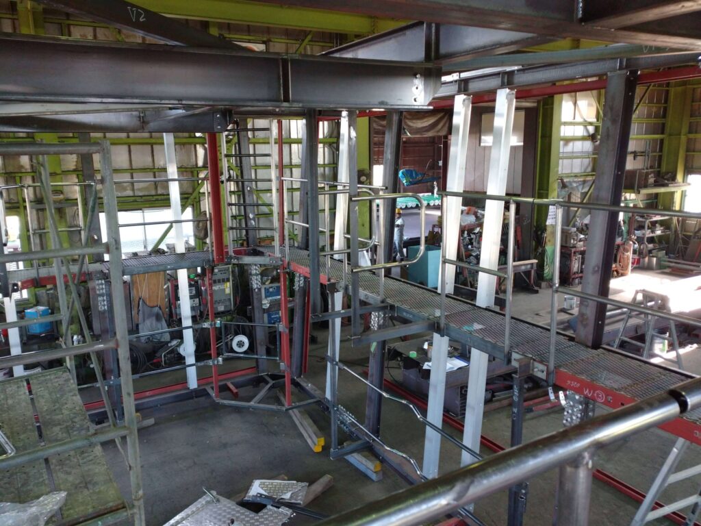 横浜市大型映像下地鉄骨 2